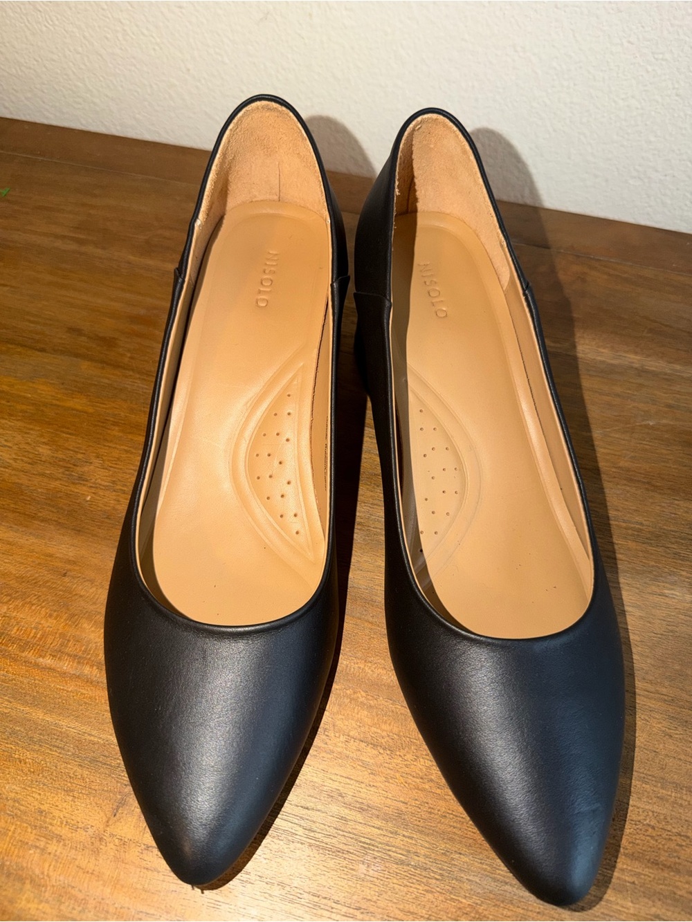 Nisolo Black Pointed-Toe Leather Flats